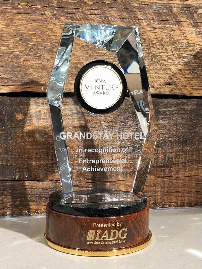 Grandstay Hotel & Suites Rock Valley Zewnętrze zdjęcie